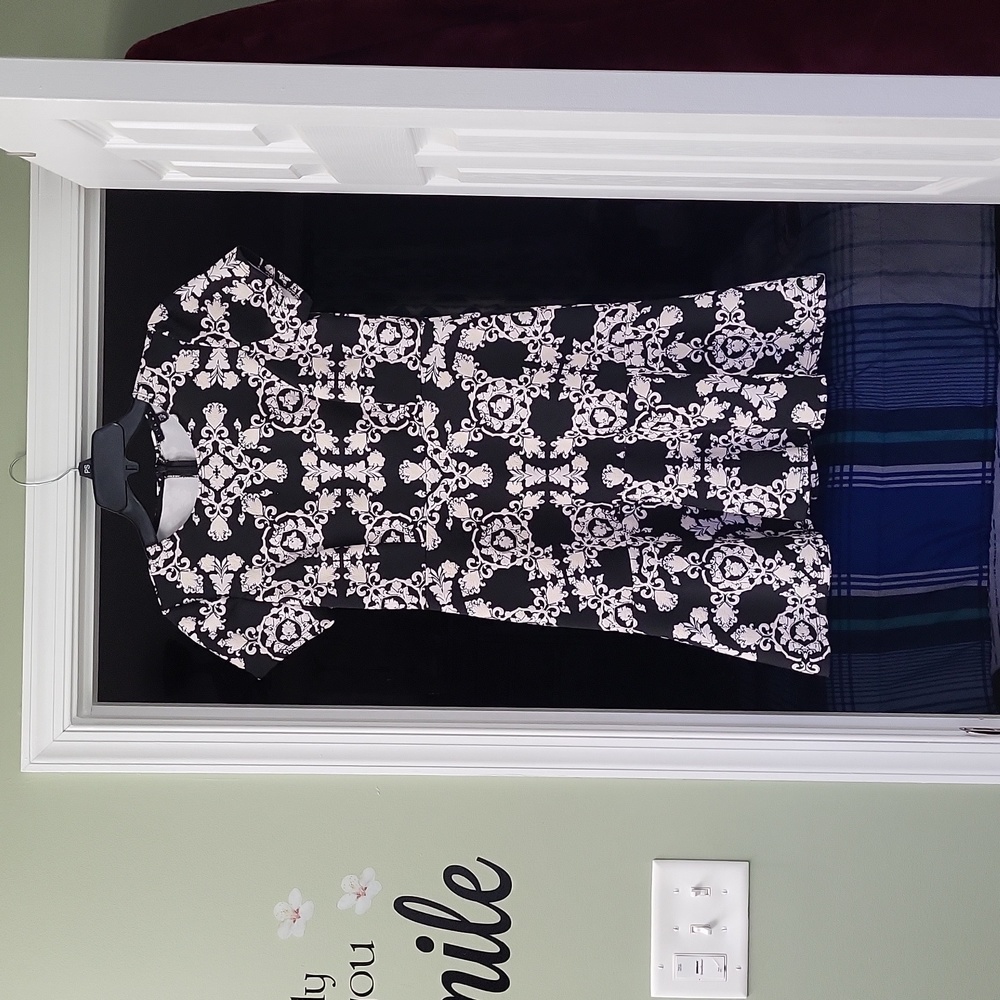 Woman's Fall Dress - Picture 2 of 3